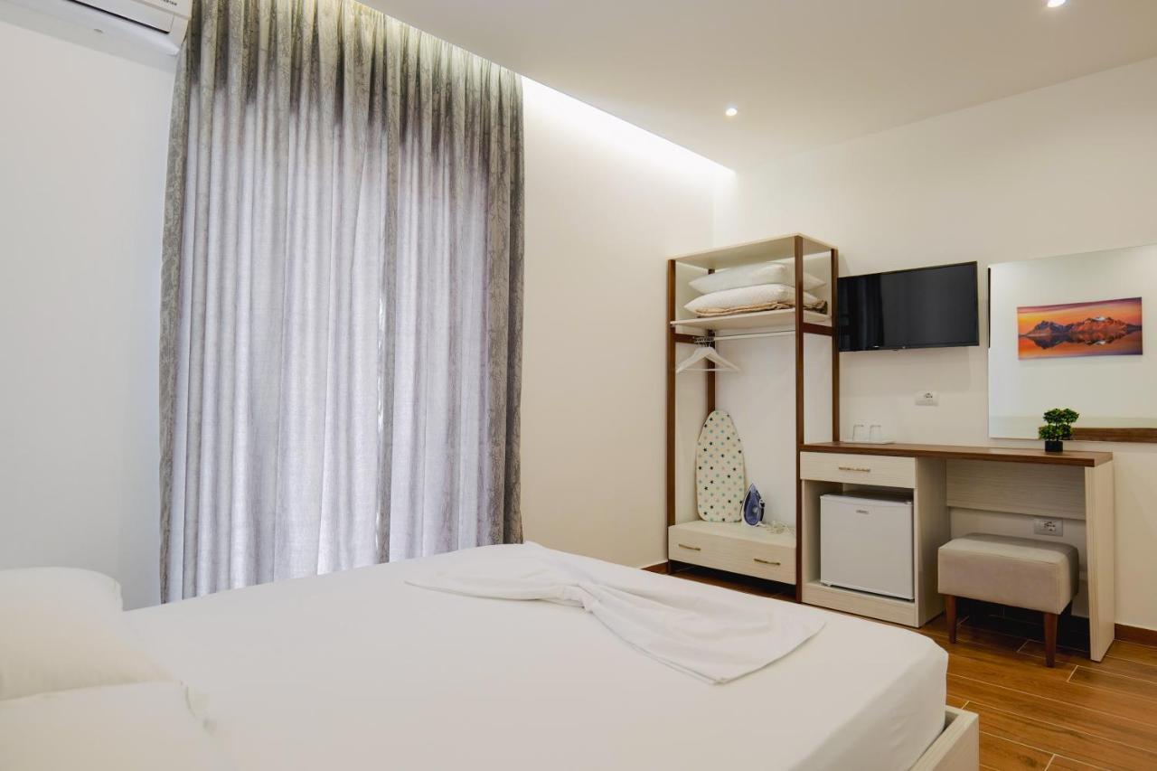 Eden Suites & Apartments Sarande Exterior photo
